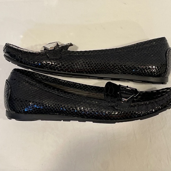 Stuart Weitzman black driving Moc - Picture 4 of 7